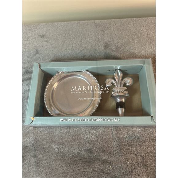Mariposa Fleur-de-Lis Wine Bottle Stopper And Plate Gift Set - Picture 1 of 4